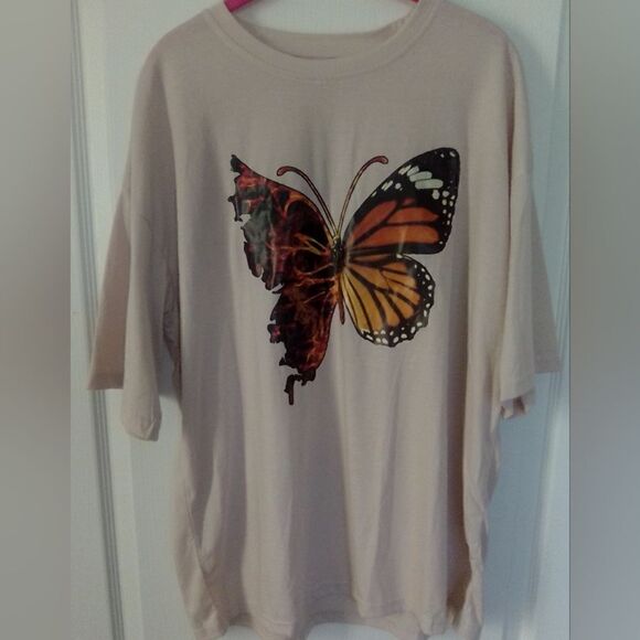Artistic Butterfly Graphic Oversized Tee”. New Without Tags - Picture 3 of 3